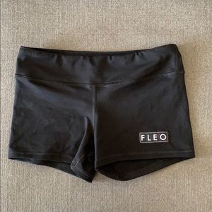 Fleo 3.25 inch black shorts